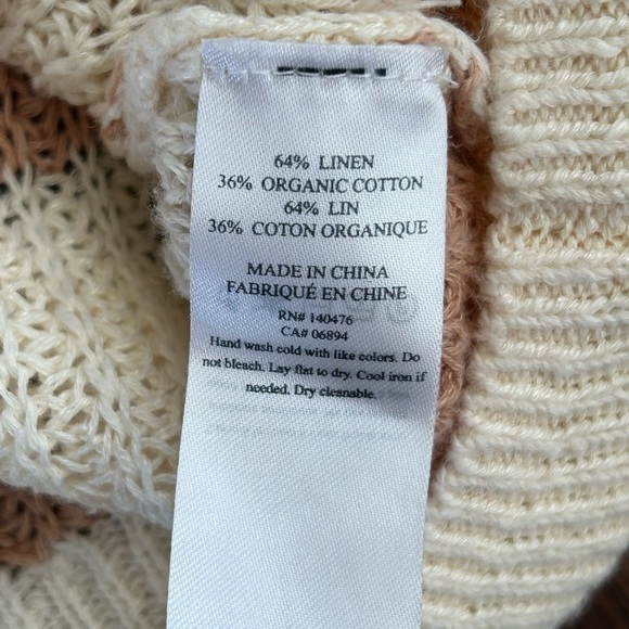 Faherty Miramar V-Neck Sweater 
Coconut Cottage Stripe 
Size XS 
Linen Blend - Picture 4 of 9
